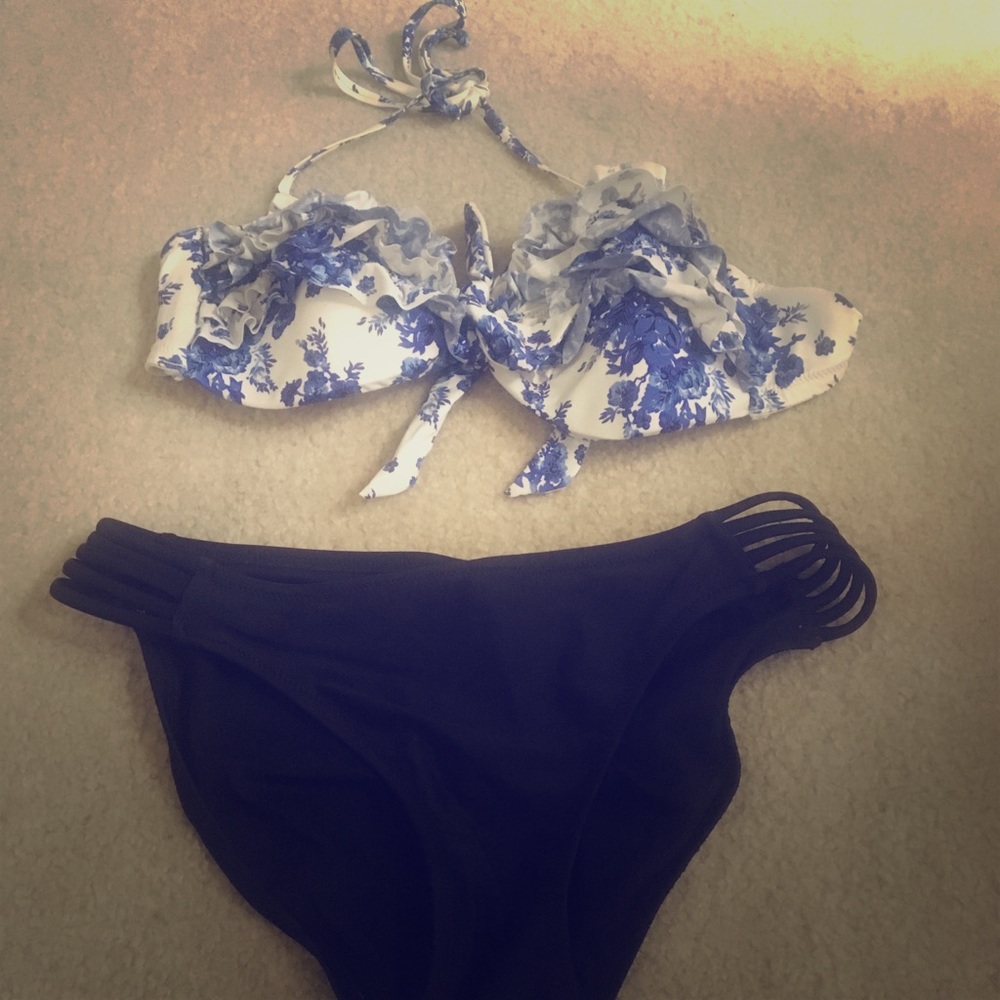 Bandeau ruffle bikini 👙
